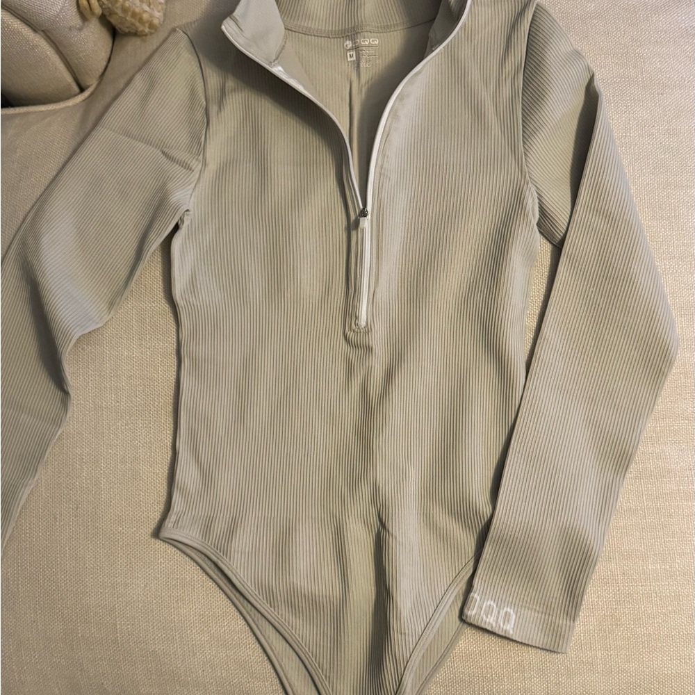 OQQ Ribbed Bodysuit